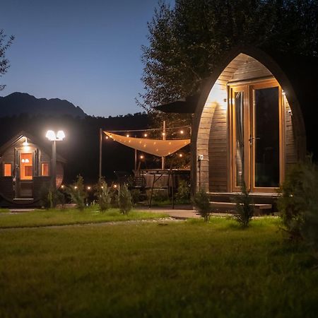 Glamp In Style Pods Resort Bran  Eksteriør billede