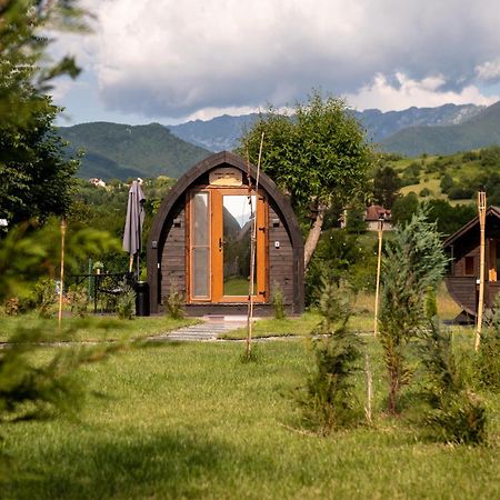 Glamp In Style Pods Resort Bran  Eksteriør billede