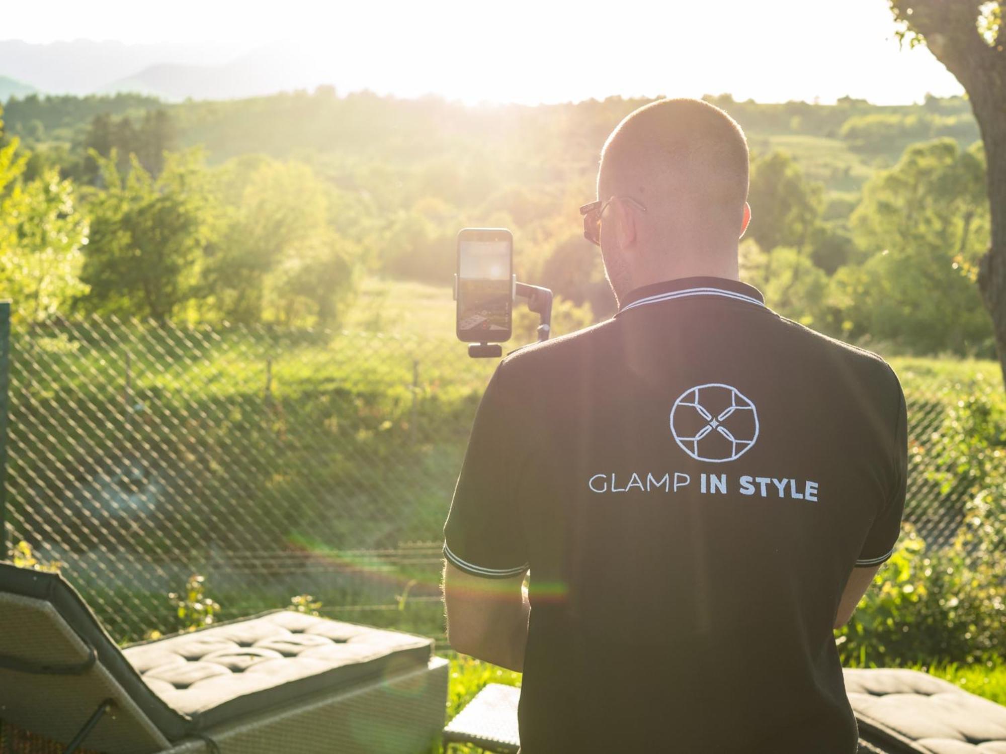 Glamp In Style Pods Resort Bran  Eksteriør billede