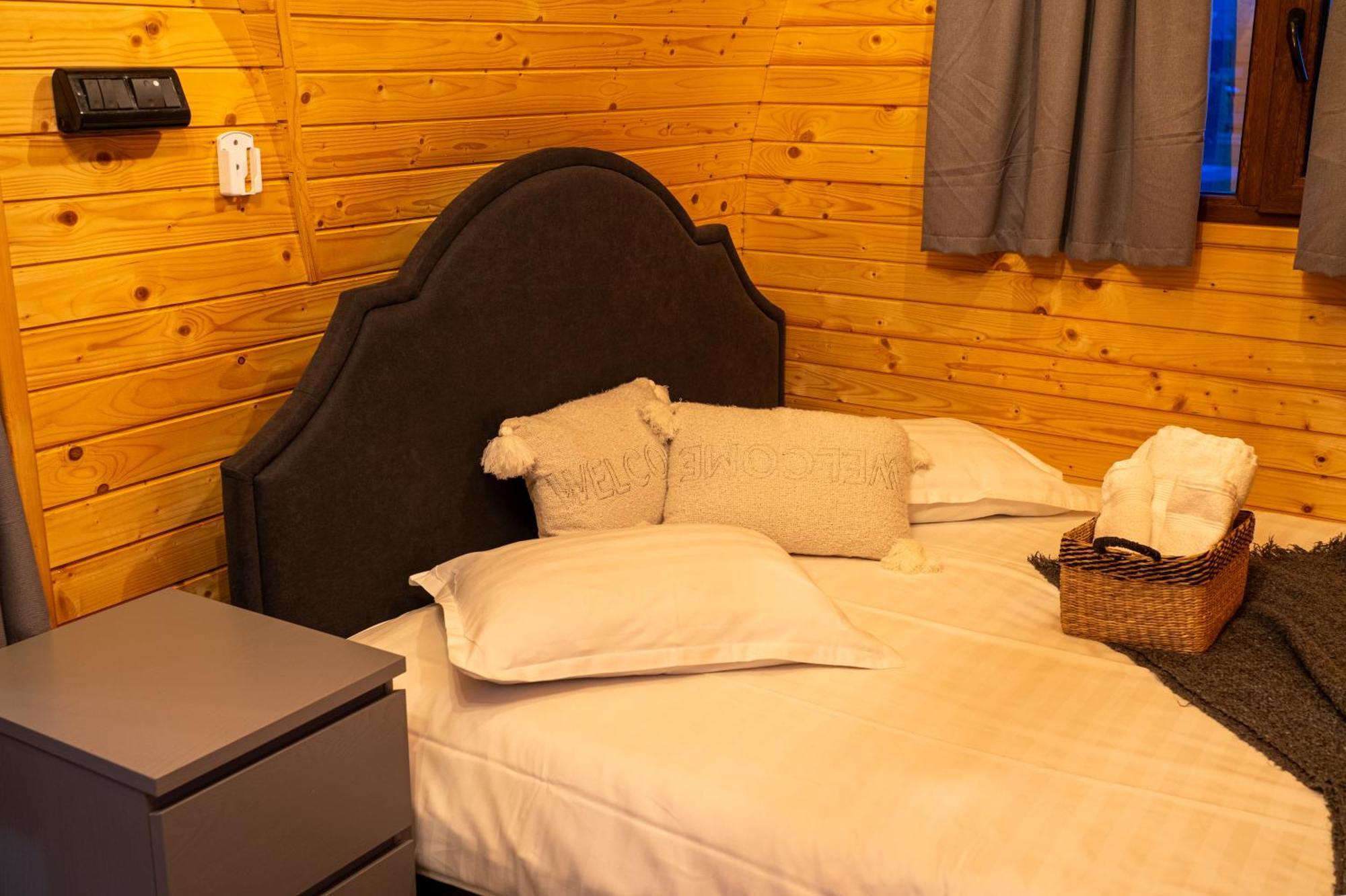Glamp In Style Pods Resort Bran  Eksteriør billede