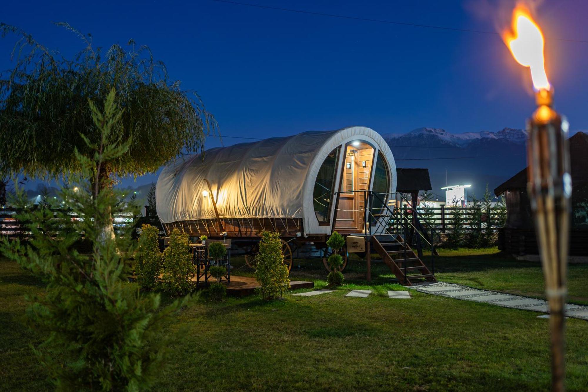 Glamp In Style Pods Resort Bran  Eksteriør billede