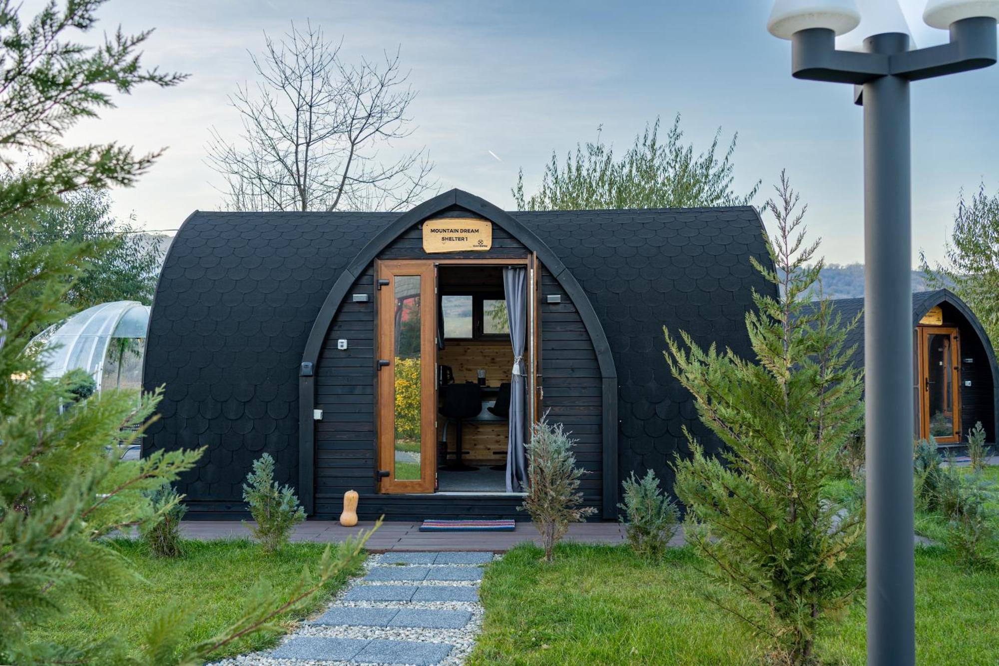 Glamp In Style Pods Resort Bran  Eksteriør billede