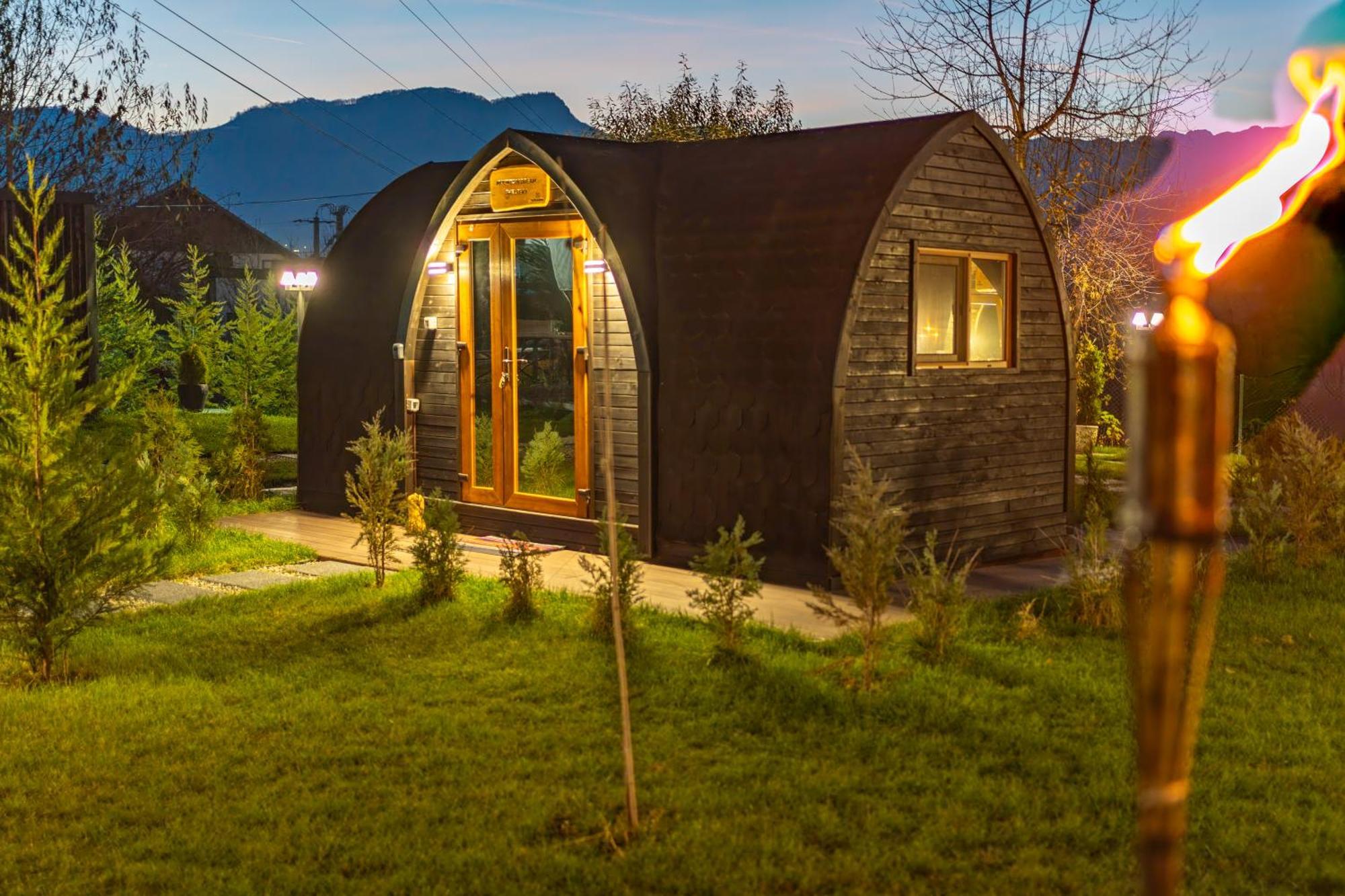 Glamp In Style Pods Resort Bran  Eksteriør billede