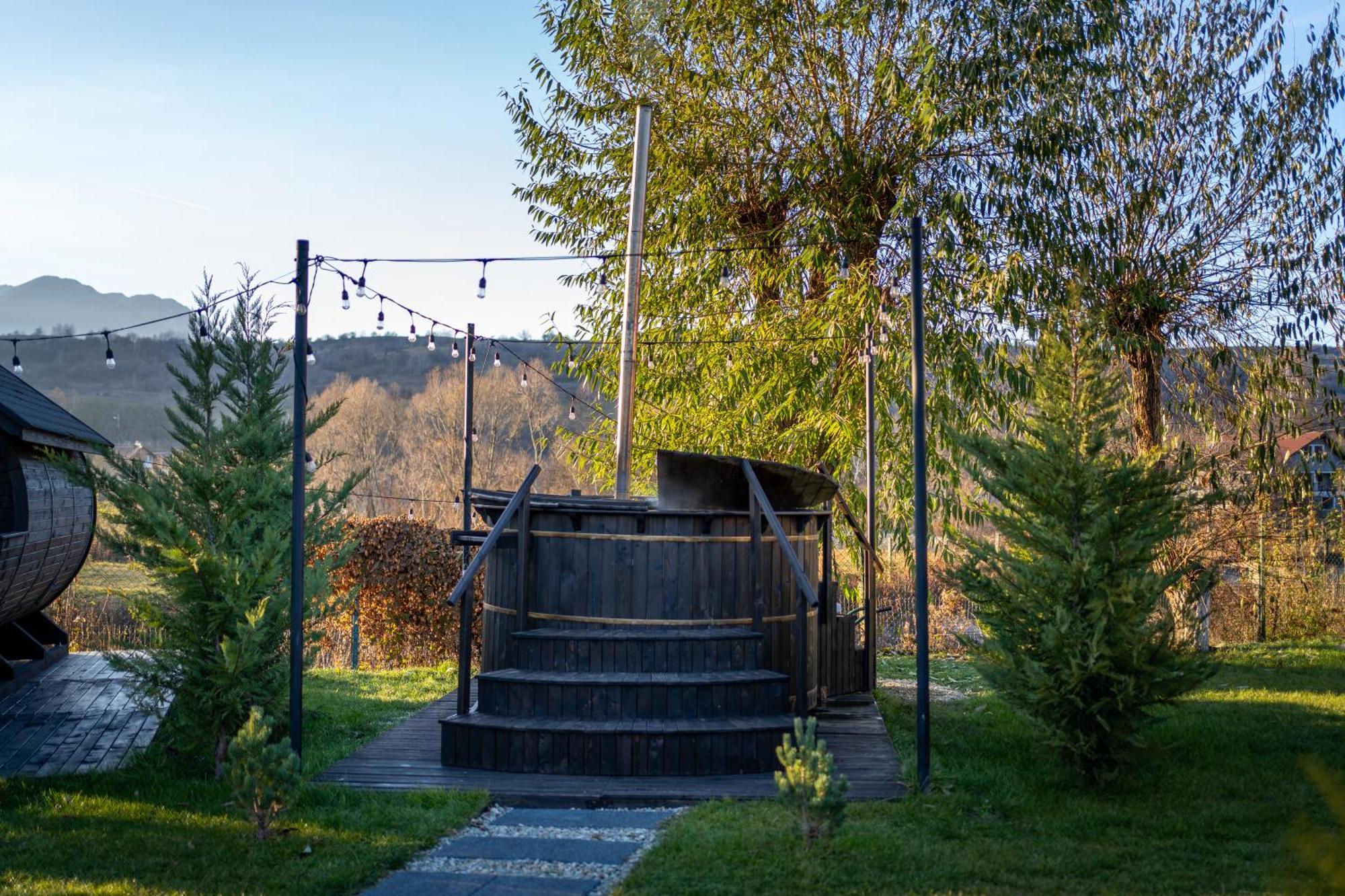 Glamp In Style Pods Resort Bran  Eksteriør billede