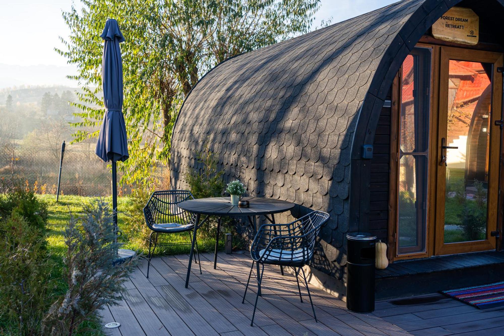 Glamp In Style Pods Resort Bran  Eksteriør billede