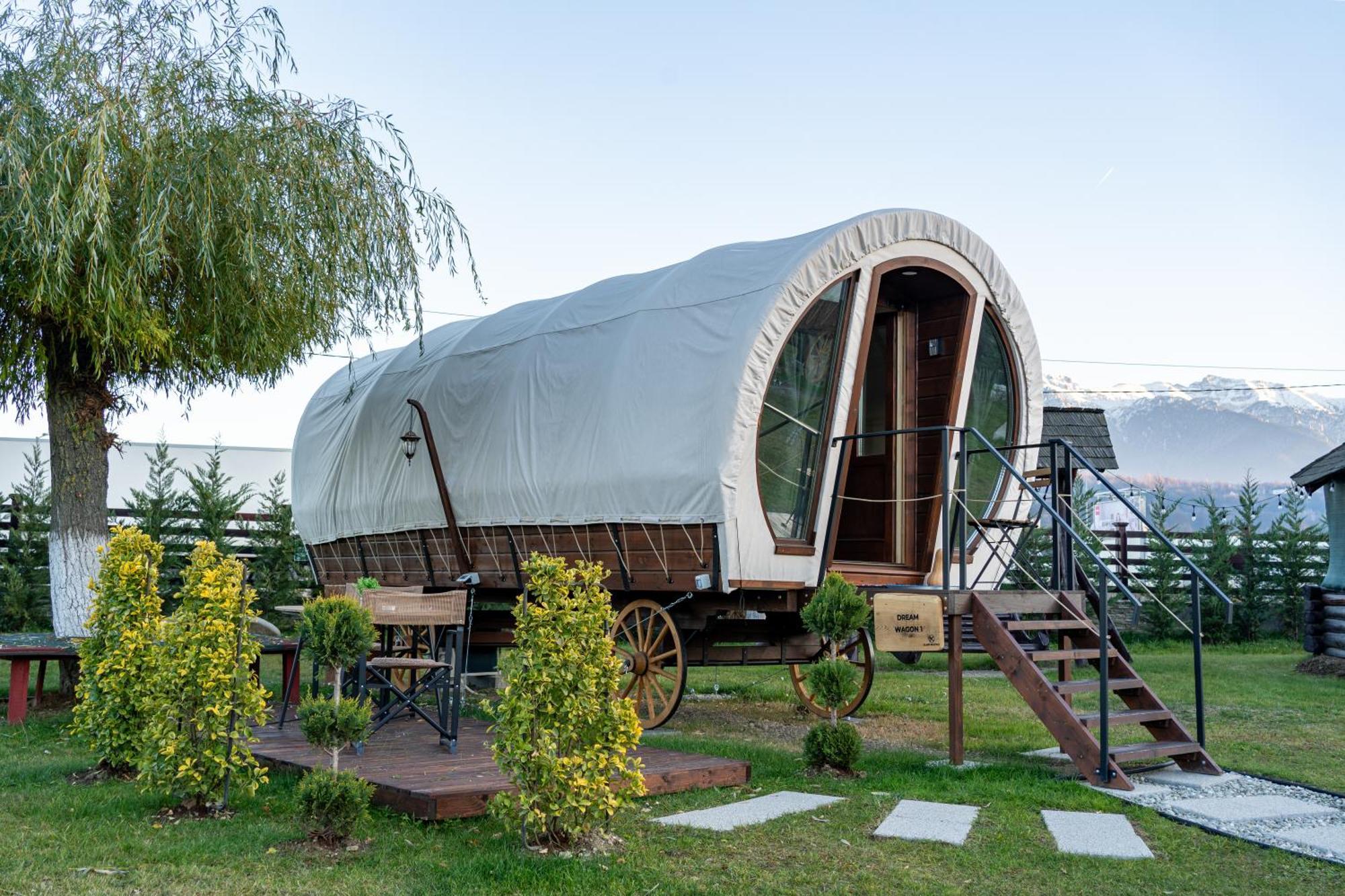 Glamp In Style Pods Resort Bran  Eksteriør billede