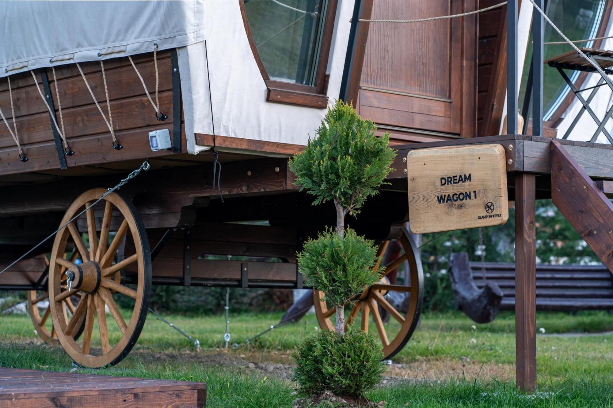 Glamp In Style Pods Resort Bran  Eksteriør billede