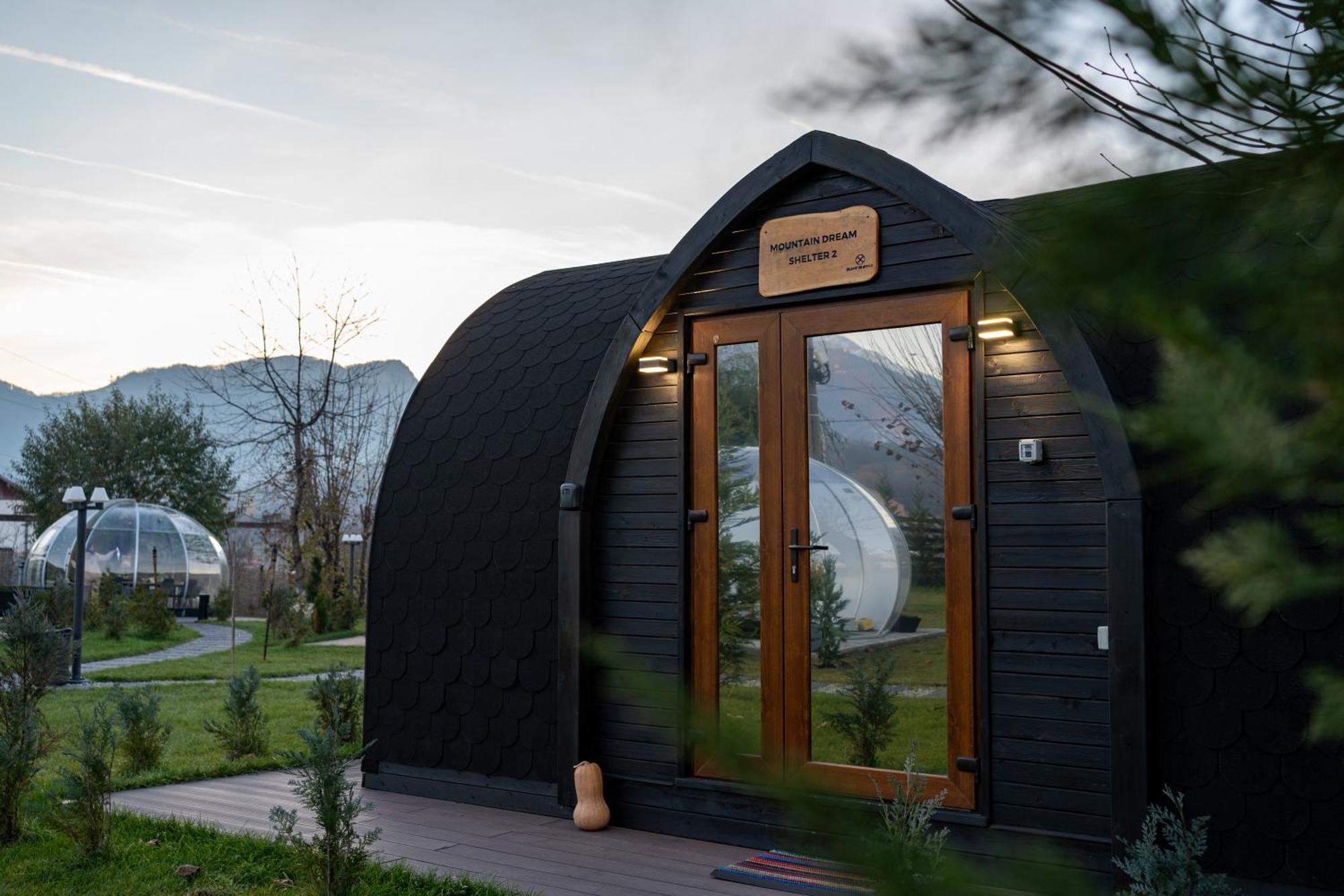 Glamp In Style Pods Resort Bran  Eksteriør billede