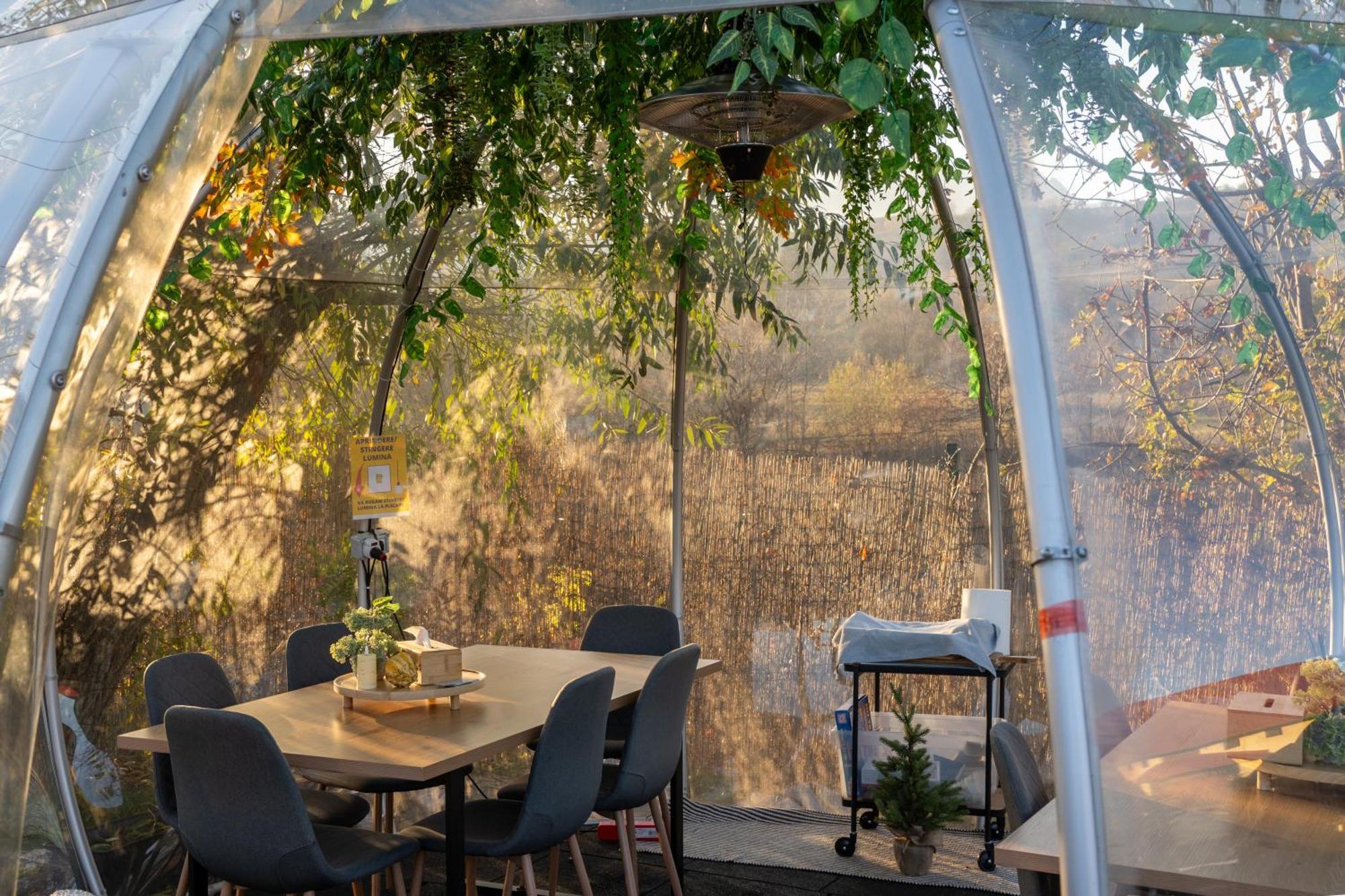 Glamp In Style Pods Resort Bran  Eksteriør billede