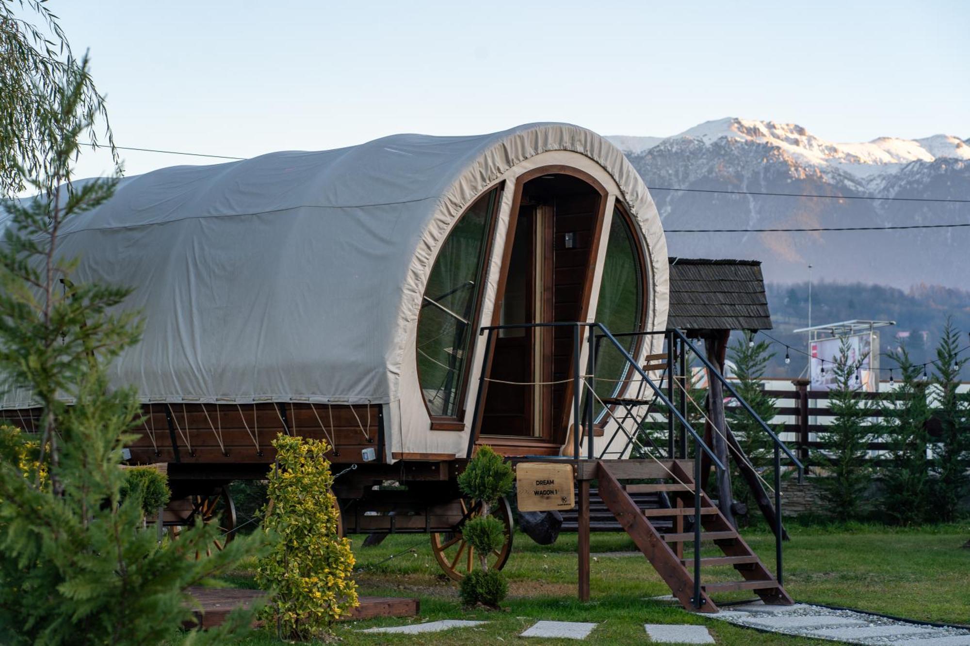 Glamp In Style Pods Resort Bran  Eksteriør billede