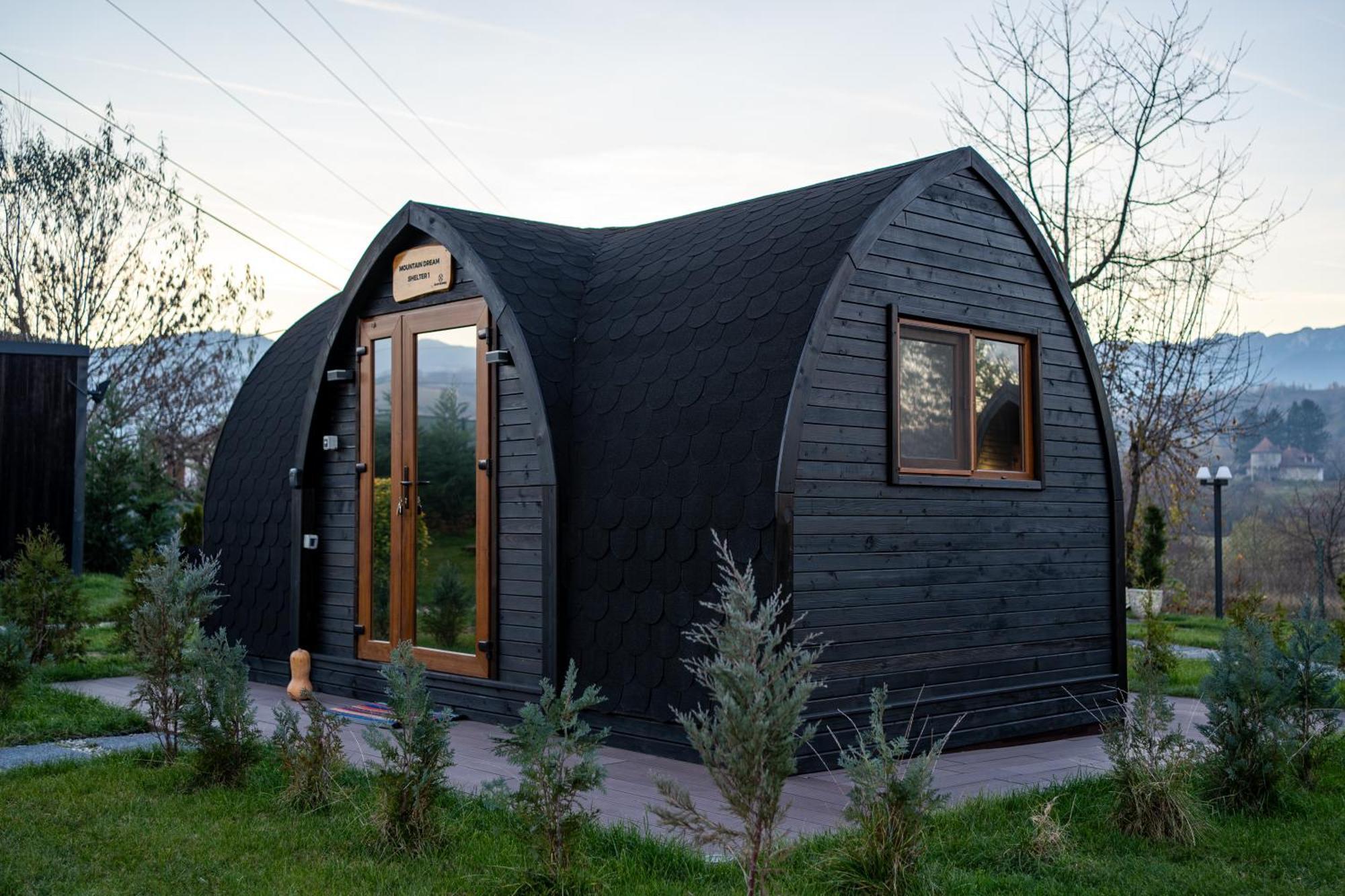 Glamp In Style Pods Resort Bran  Eksteriør billede