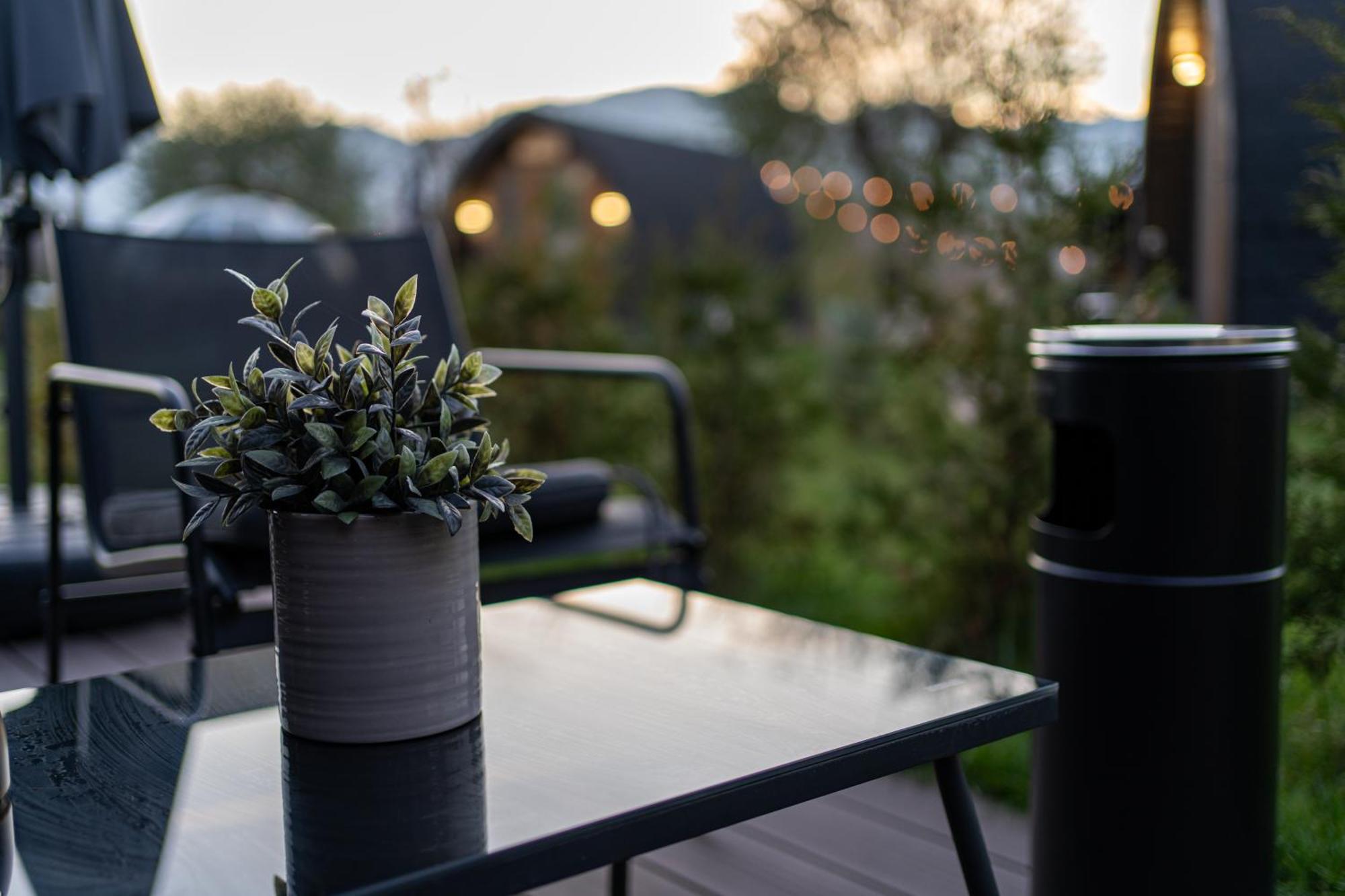 Glamp In Style Pods Resort Bran  Eksteriør billede