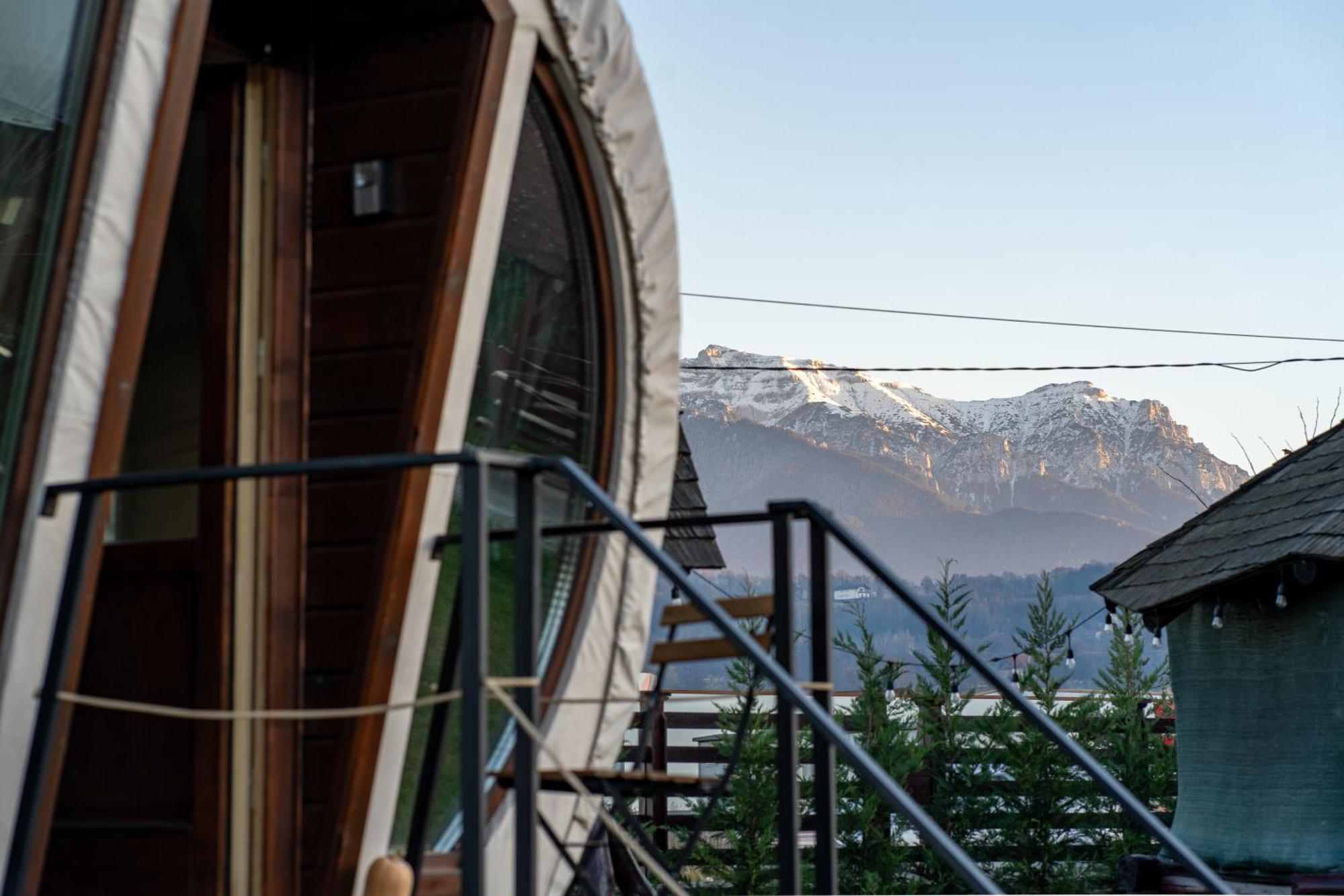 Glamp In Style Pods Resort Bran  Eksteriør billede
