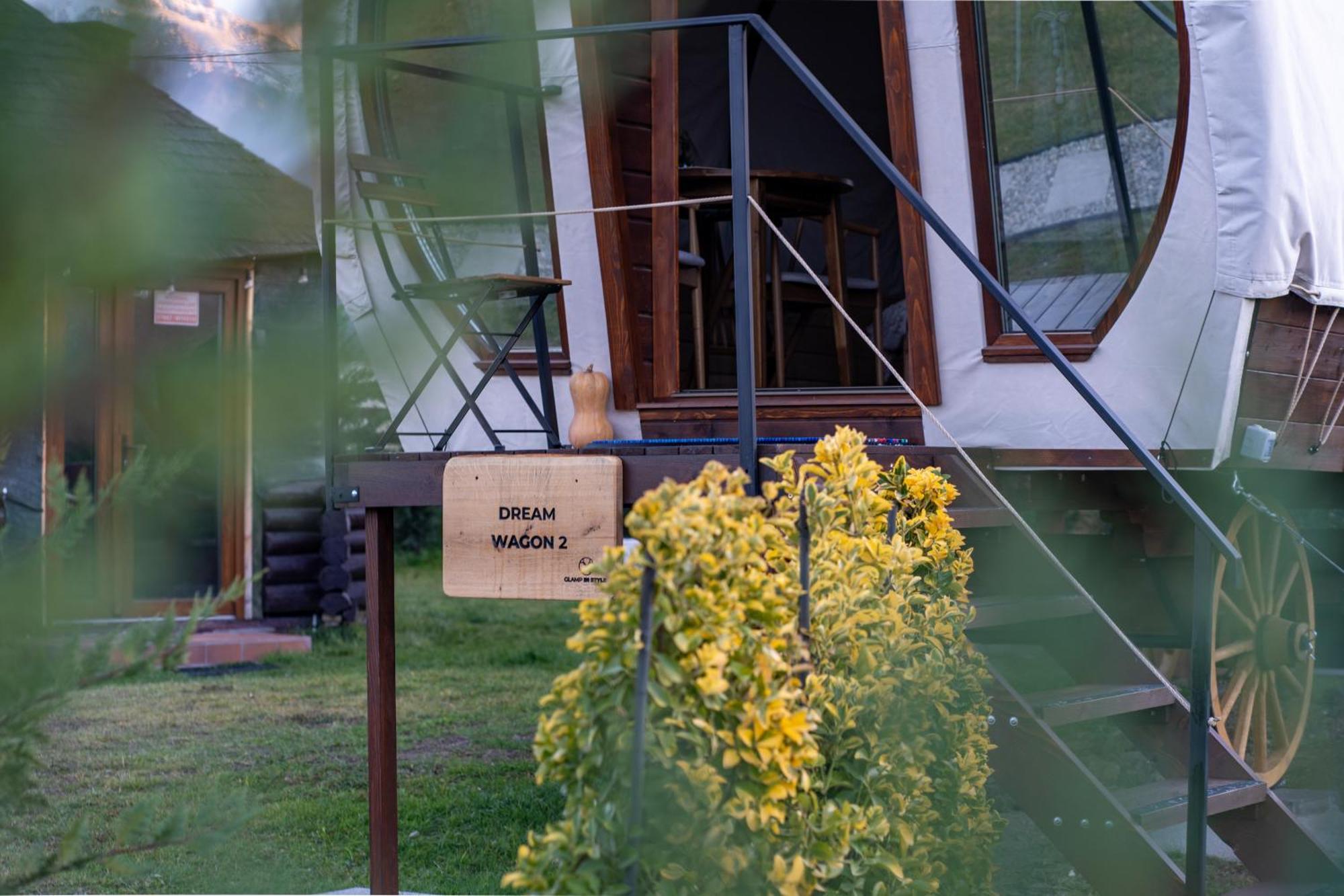Glamp In Style Pods Resort Bran  Eksteriør billede