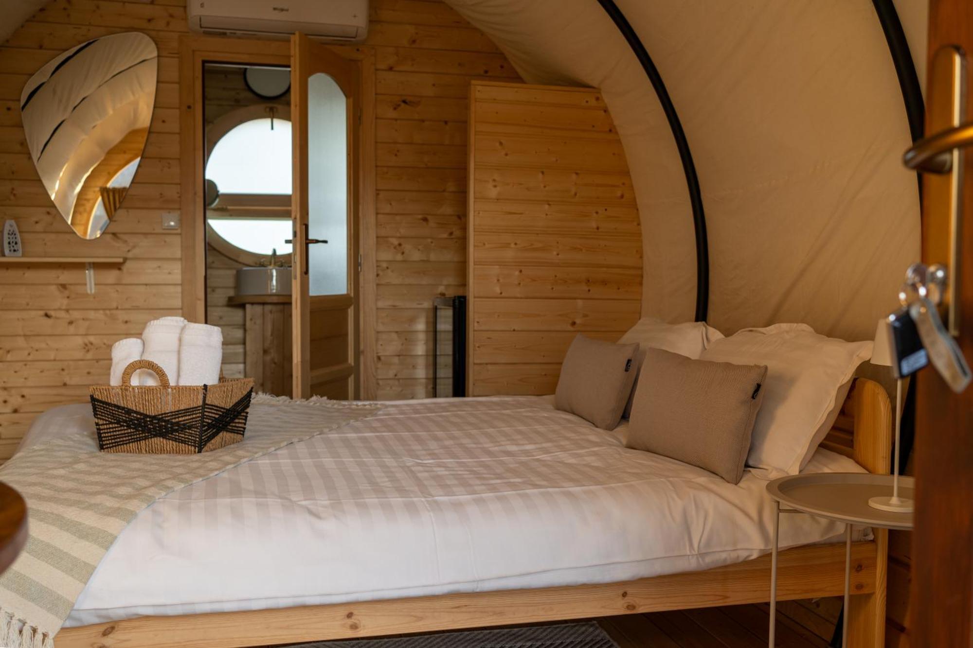 Glamp In Style Pods Resort Bran  Eksteriør billede